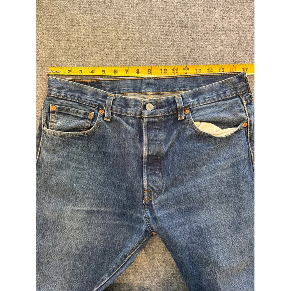 Levis 501 Original Fit Mens Jeans 33x32 Medium Wash Blue Button Fly Straight Leg